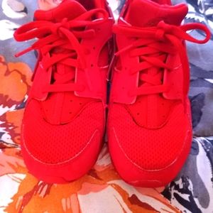 Nike Huarache Red